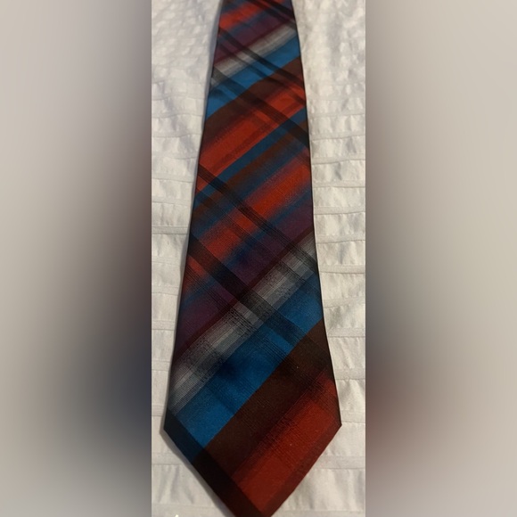 Lecollezioni Men’s Necktie
Red/Blue/Grey
Preowned - Picture 1 of 4